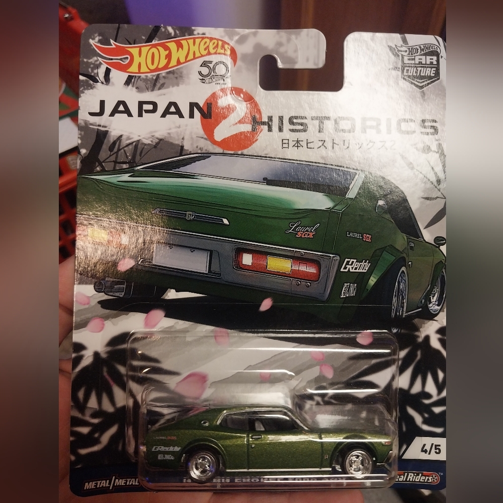 Hot Wheels Premium Japan Historics Green Nissan Laurel 2000 GT